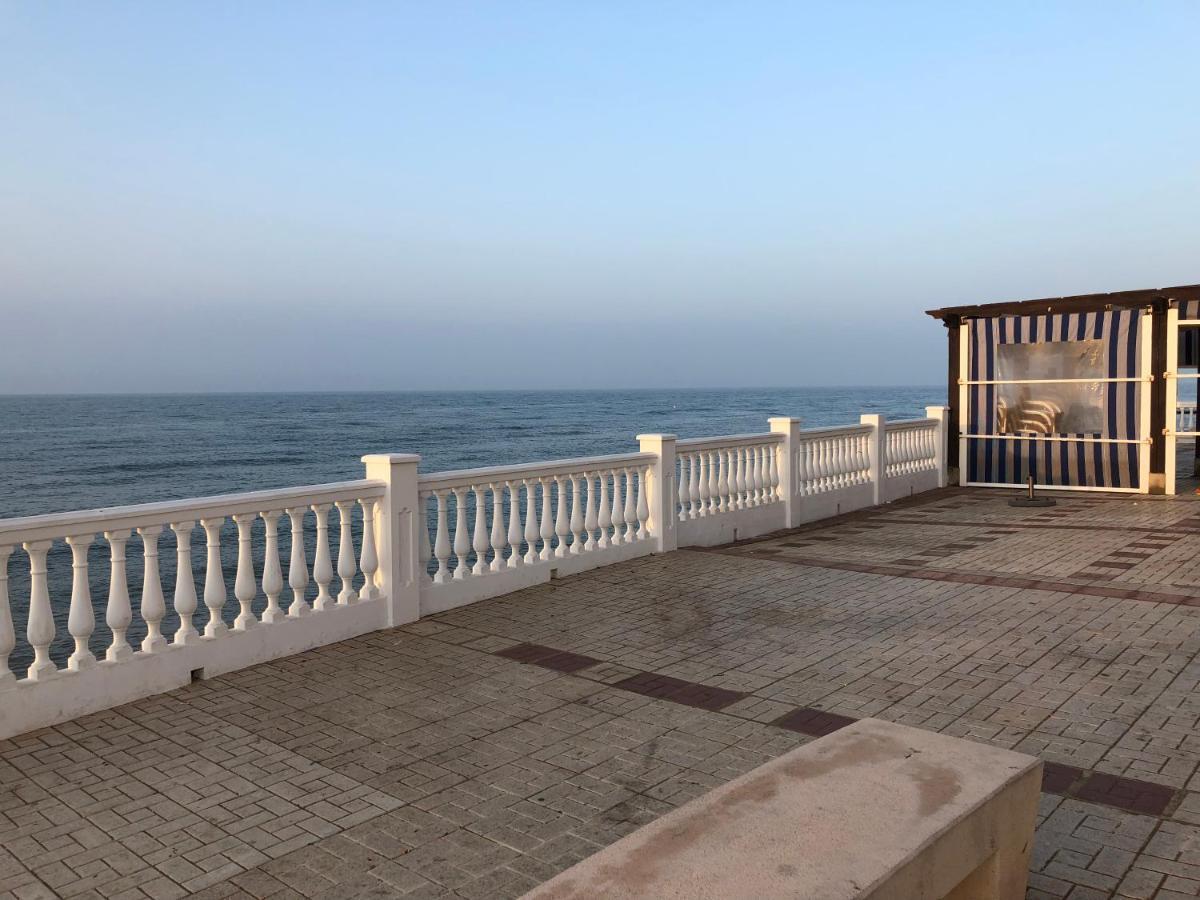 Ribera Playa Alhamar Apartment Sitio de Calahonda Luaran gambar