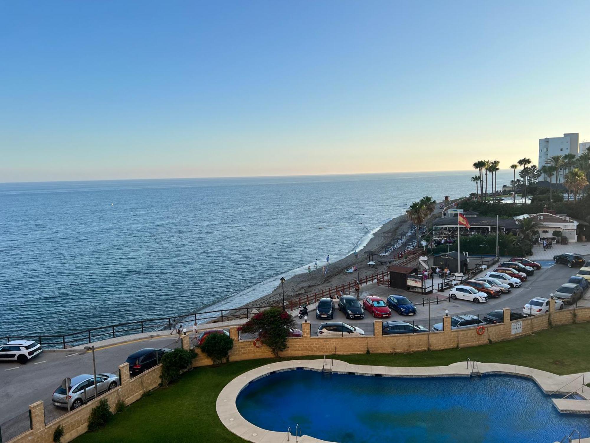Ribera Playa Alhamar Apartment Sitio de Calahonda Luaran gambar